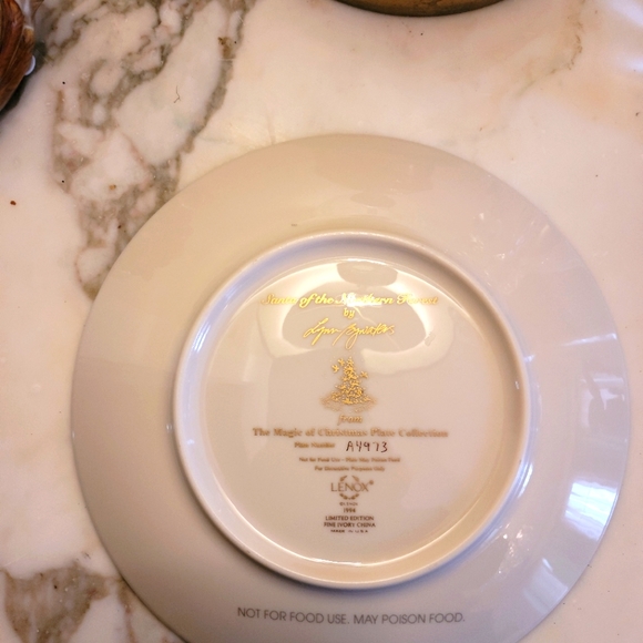 Lenox Santa of the Northern Forest Plate. Limited Edition. - Picture 7 of 7